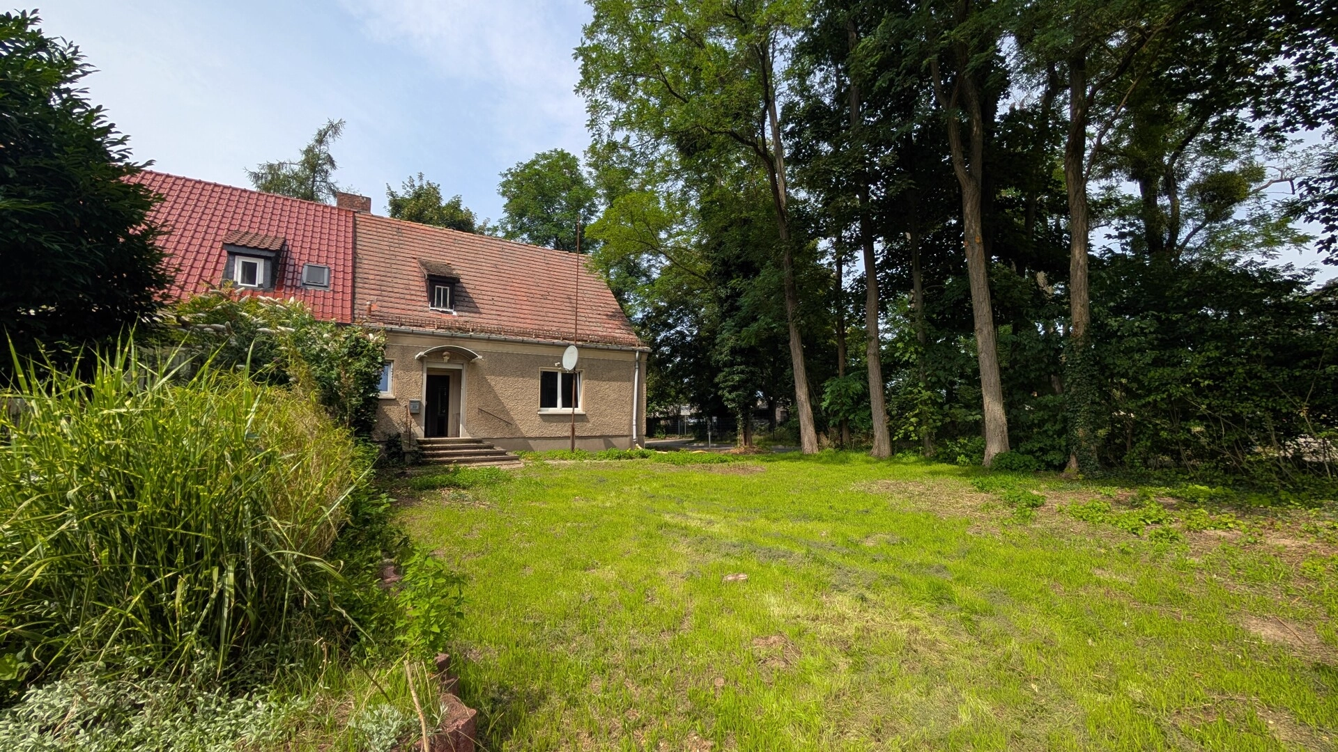 Sanierungsobjekt – 6-Zimmer-Doppelhaushälfte in Bornim