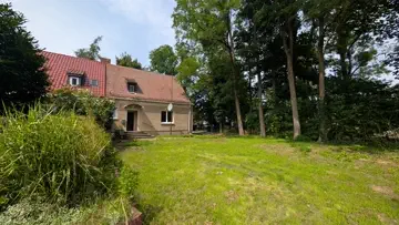 Ansicht Haus Vorgarten