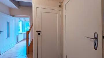 Kellereingang unter der Treppe
