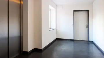 Hausflur mit Wohnungseingang