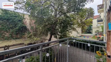 Aussicht vom Balkon in den Hof