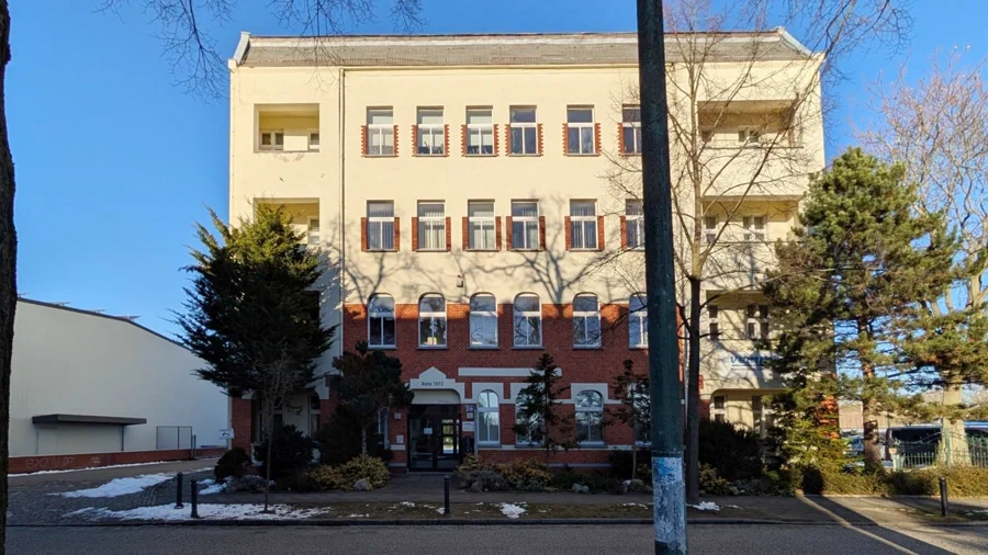 Gepflegter Altbau Mehrfamilien- / Bürohaus